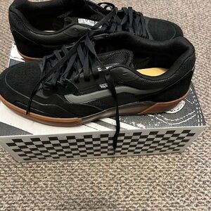 Vans Men's Black and Tan Sneakers, AVE, 2.0